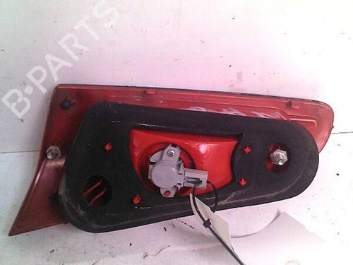 Heckleuchte links hinten für ALFA ROMEO 147 (937_) 1.9 JTDM 8V (937.AXD1A, 937.AXU1A, 937.BXU1A) (120 hp) 30065476