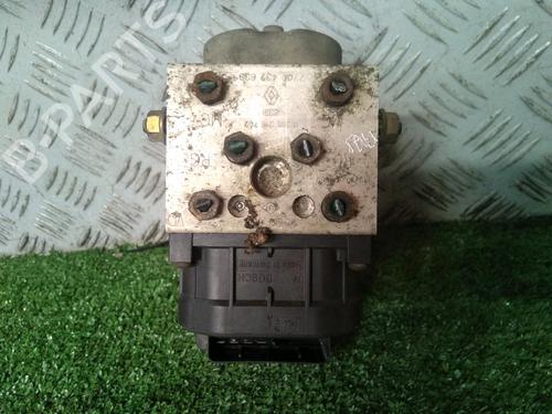 Used ABS pump RENAULT CLIO II (BB_, CB_) 1.2 (BB0A, BB0F, BB10, BB1K, BB28, BB2D, BB2H, CB0A,... (58 hp) 17160779