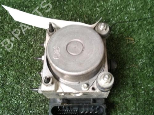 Used ABS pump RENAULT CLIO III (BR0/1, CR0/1) 1.5 dCi (75 hp) 13886544