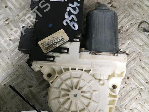 Vindusheismotor høyre foran CITROËN C5 I (DC_) 2.0 16V (DCRFNC, DCRFNF) (136 hp) 30065122