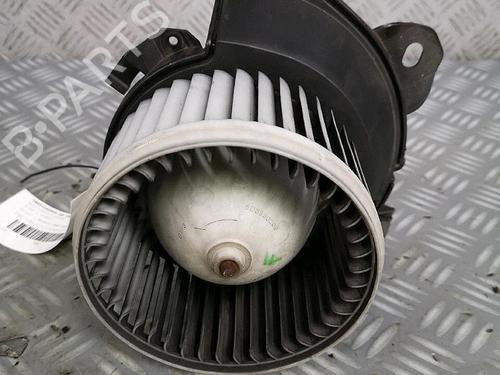Used Heater blower motor FIAT GRANDE PUNTO (199_) 1.3 D Multijet (75 hp) 30069392