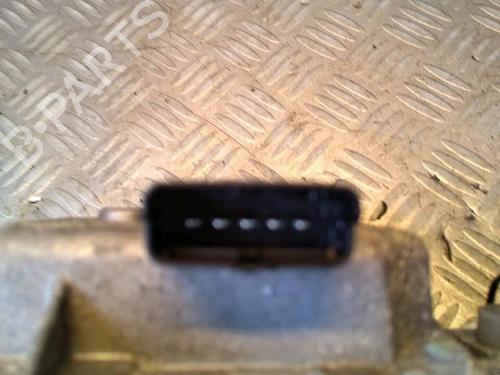 Used Front wiper motor CITROËN C4 Picasso I MPV (UD_) 1.6 HDi (109 hp) 29951325