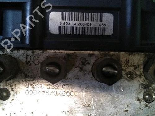 Used ABS pump RENAULT CLIO III Grandtour (KR0/1_) 1.5 dCi (KR0G) (68 hp) 30073357