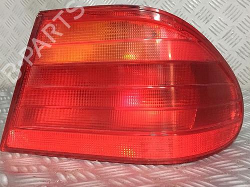 Used Right taillight MERCEDES-BENZ E-CLASS (W210) E 220 CDI (210.006) (143 hp) 30070094