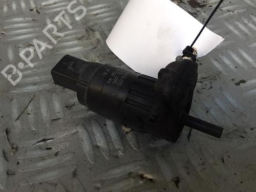 Ruitensproeierpomp VW GOLF VI (5K1) 1.6 TDI (105 hp) 30069721