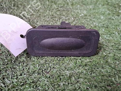 Used Switch RENAULT MEGANE II (BM0/1_, CM0/1_) 1.9 dCi (131 hp) 29953150