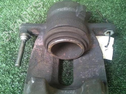 Used Right front brake caliper Right front brake caliper RENAULT CAPTUR I (J5_, H5_) 0.9 TCe 90 (90 hp) 29949843 29949843