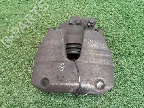 Venstre bremsekaliber foran OPEL CORSA E (X15) 1.4 Turbo (08, 68) (101 hp) 30066283