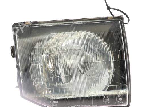 Used Right headlight MITSUBISHI PAJERO II (V3_W, V2_W, V4_W, V5_W) 2.8 TD (V46W, V26W) (125 hp) 30488300