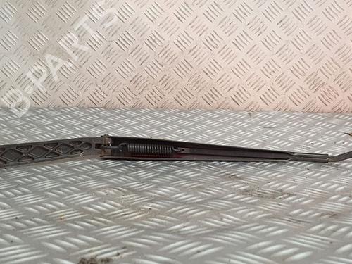 Used Front windshield wiper arm NISSAN X-TRAIL I (T30) 2.2 Di 4x4 (114 hp) 30065061