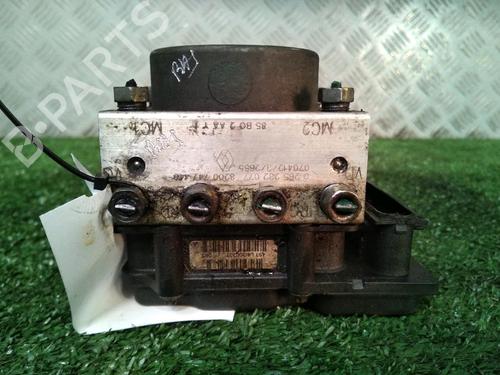 Used ABS pump RENAULT CLIO III (BR0/1, CR0/1) 1.5 dCi (BR17, CR17) (86 hp) 17160075