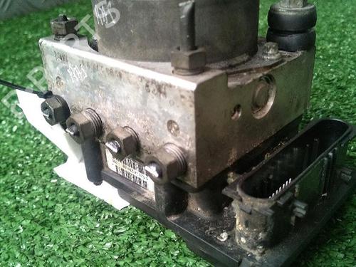 Used ABS pump RENAULT CLIO III (BR0/1, CR0/1) 1.5 dCi (BR17, CR17) (86 hp) 30073569