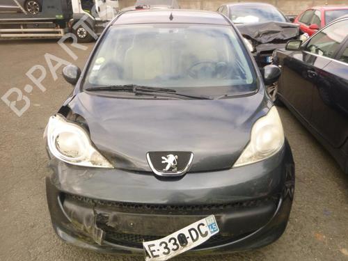 Brugte PEUGEOT 107 (PM_, PN_) 1.0 (68 hp) 4432378