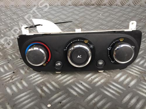 Used Climate control Climate control 30069019 30069019