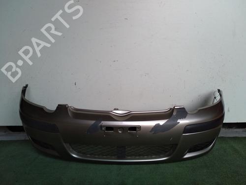 Używane Zderzak przedni TOYOTA YARIS (_P1_) 1.0 (SCP10_, SCP10R) (65 hp) 31754613