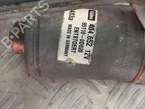Used Front wiper motor TOYOTA YARIS (_P1_) 1.0 (SCP10_, SCP10R) (68 hp) 30070098