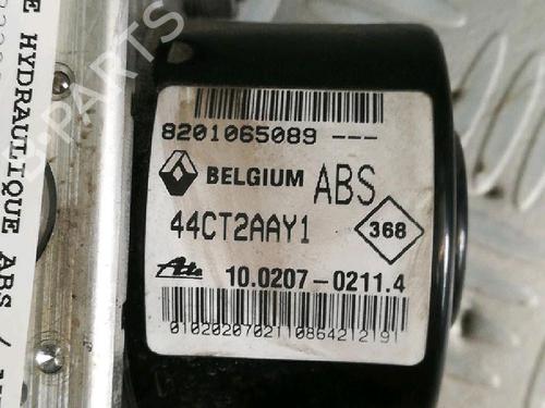 Used ABS pump RENAULT TWINGO II (CN0_) 1.2 16V (CN0K, CN0V, CN0A) (76 hp) 30074626