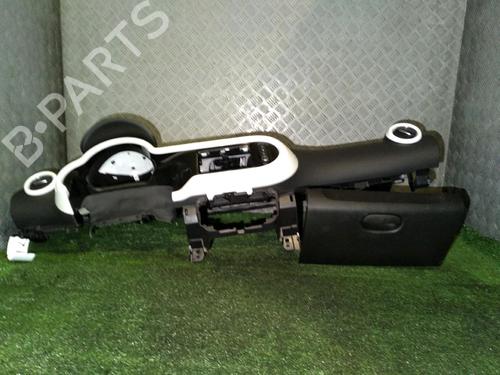 Tableau de bord RENAULT TWINGO III (BCM_, BCA_) 0.9 TCe 95 (92 hp) 21210713