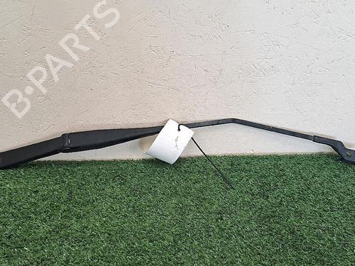 Used Front windshield wiper arm FORD FIESTA VI (CB1, CCN) 1.4 TDCi (70 hp) 30064078