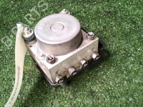 Used ABS pump ABS pump RENAULT CLIO III (BR0/1, CR0/1) 1.2 16V (BR02, BR0J, BR11, CR02, CR0J, CR11) (75 hp) 30072064 30072064