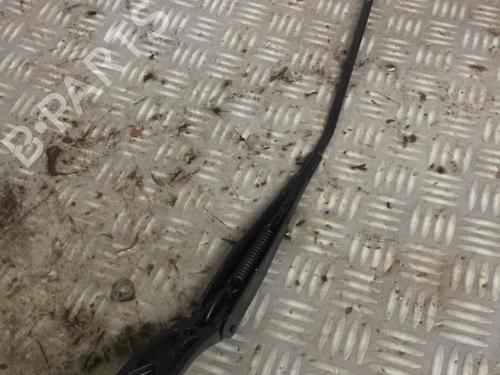 Used Front windshield wiper arm Front windshield wiper arm PEUGEOT 308 II (LB_, LP_, LW_, LH_, L3_) 1.6 HDi / BlueHDi 115 (115 hp) 30069994 30069994