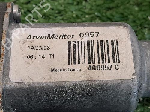 Lève-vitre avant gauche RENAULT TWINGO II (CN0_) 1.5 dCi (CN0E) (64 hp) 30064260