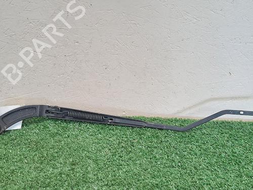 Used Front windshield wiper arm RENAULT CLIO IV (BH_) 1.2 16V (73 hp) 29947952