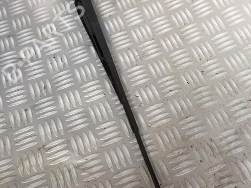 Used Front windshield wiper arm KIA SPORTAGE II (JE_, KM_) 2.0 CRDi (140 hp) 30070157