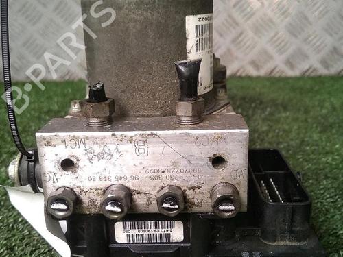 Used ABS pump PEUGEOT 3008 I MPV (0U_) 1.6 HDi (109 hp) 30064743