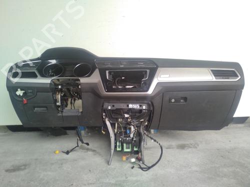 Used Dashboard VW TOURAN (5T1) 1.6 TDI (110 hp) 32000397
