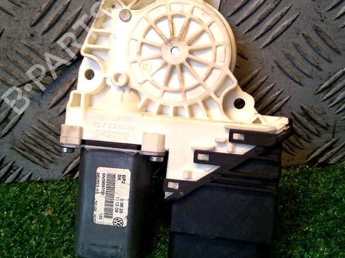 Used Right rear window motor Right rear window motor VW TIGUAN (5N_) 2.0 TDI (140 hp) 30071703 30071703
