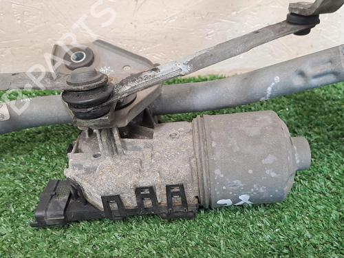Front wiper motor RENAULT TWINGO II (CN0_) 1.5 dCi (CN0E) | BP26535663M29 