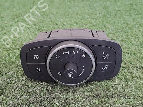 switch-ford-fiesta-vii-hj-hf-2017-29947186 main image