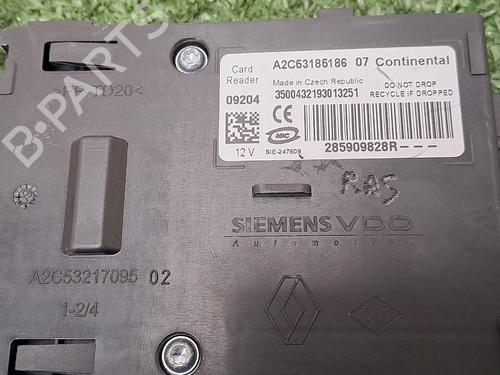 Used Card reader RENAULT MEGANE III Coupe (DZ0/1_) 1.5 dCi (DZ0B) (106 hp) 30065706