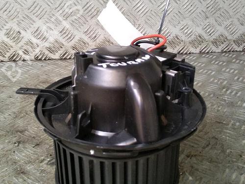 Varmeblæser VW TOURAN (1T1, 1T2) 1.9 TDI (105 hp) 30071030