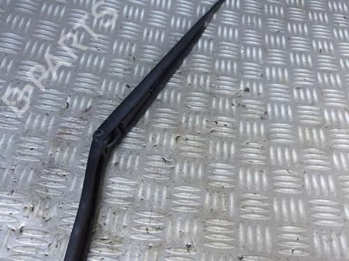 Used Front windshield wiper arm RENAULT CLIO IV (BH_) 1.2 16V (73 hp) 30070512