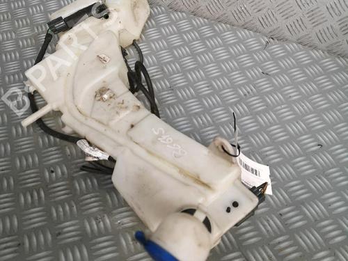 Used Windscreen washer tank FORD KUGA I 2.0 TDCi 4x4 (136 hp) 17211821