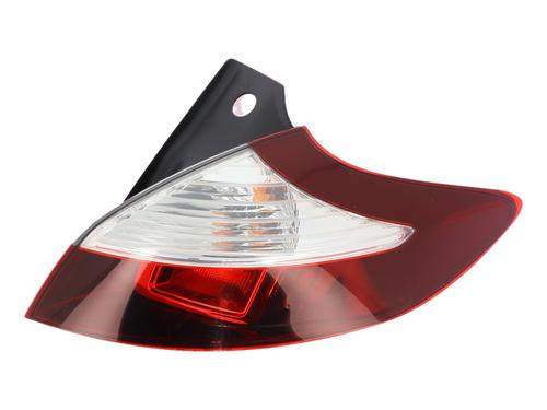 right-taillight-renault-megane-iv-hatchback-b9amn_-2015-38271719 main image