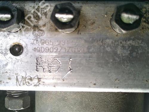ABS Bremseaggregat PEUGEOT 107 (PM_, PN_) 1.0 (68 hp) 30073381
