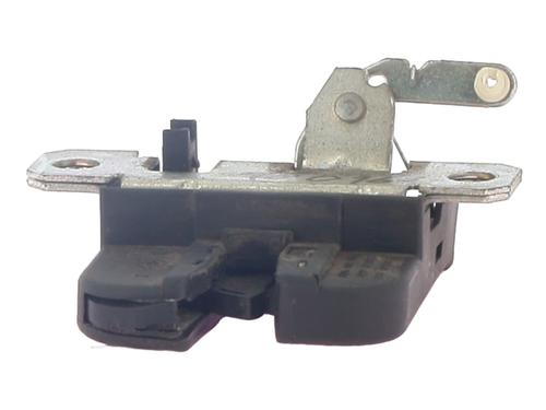 Used Tailgate lock VW POLO IV (9N_, 9A_) 1.2 12V (64 hp) 31096783
