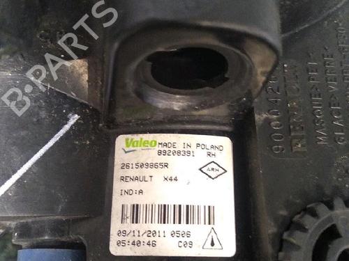 Used Right front fog light RENAULT TWINGO II (CN0_) 1.2 16V (CN04, CN0B) (75 hp) 29951522