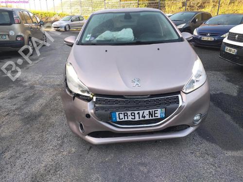 Brugte PEUGEOT 208 I (CA_, CC_) 1.2 VTI 82 (82 hp) 4406744