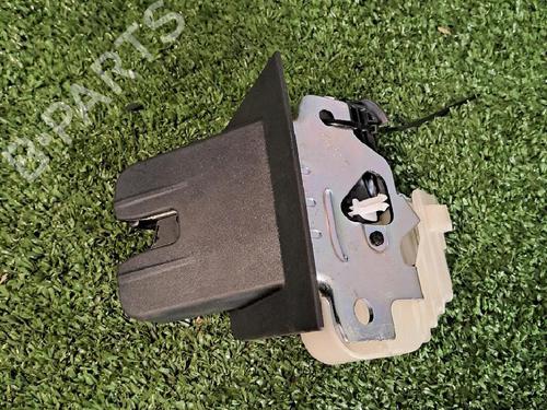 Used Tailgate lock AUDI Q2 (GAB, GAG) 35 TDI (150 hp) 24233615