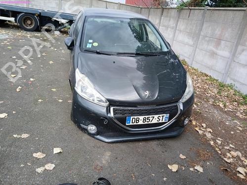 Brugte PEUGEOT 208 I (CA_, CC_) 1.4 HDi (68 hp) 4260400