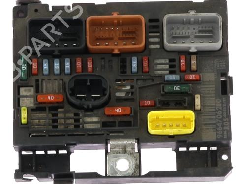 Used Fuse box Fuse box PEUGEOT 308 I (4A_, 4C_) 1.6 HDi (109 hp) 31146428 31146428