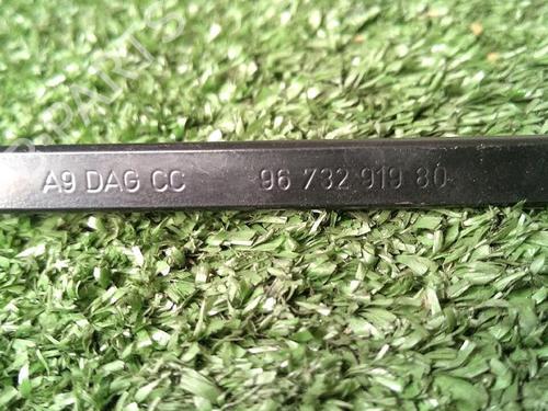 Front windshield wiper arm PEUGEOT 208 I (CA_, CC_) 1.0 VTi | BP30075722C143