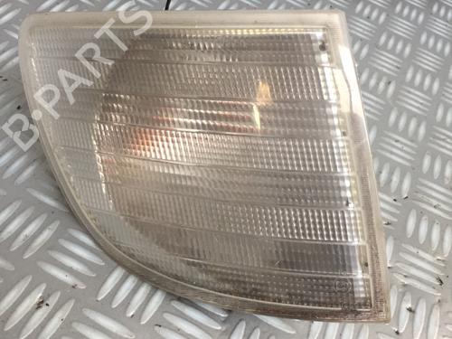 Used Right front indicator MERCEDES-BENZ VITO Van (W638) 110 CDI 2.2 (638.094) (102 hp) 21635237
