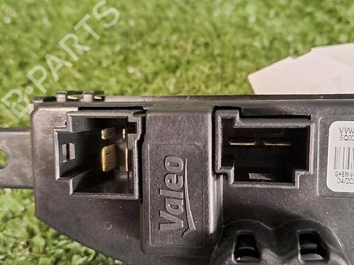 Varmeblæsermodstand AUDI Q2 (GAB, GAG) 35 TDI (150 hp) 30063731