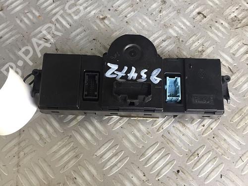 Used Climate control Climate control 30069780 30069780