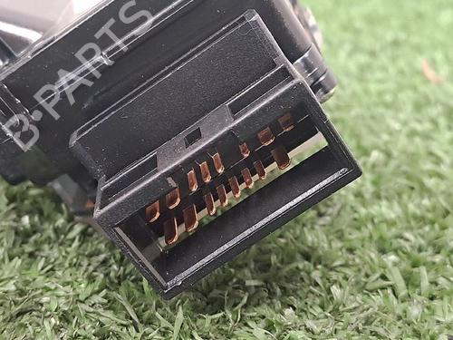 Switch HYUNDAI SANTA FÉ I (SM) 2.0 CRDi 4x4 | BP30064017I30